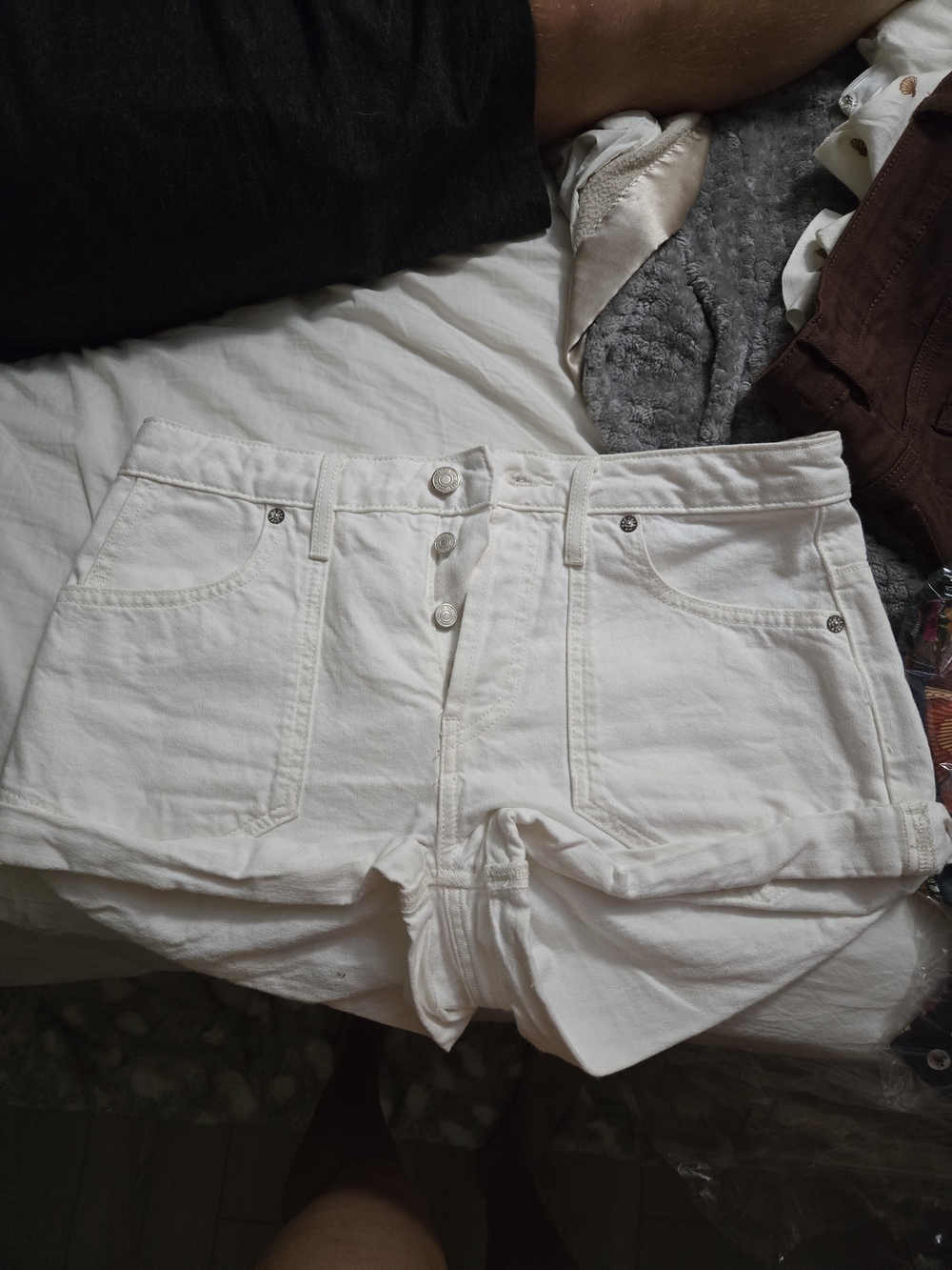 We The Free ‘Beginners Luck’ low rise slouchy jean shorts